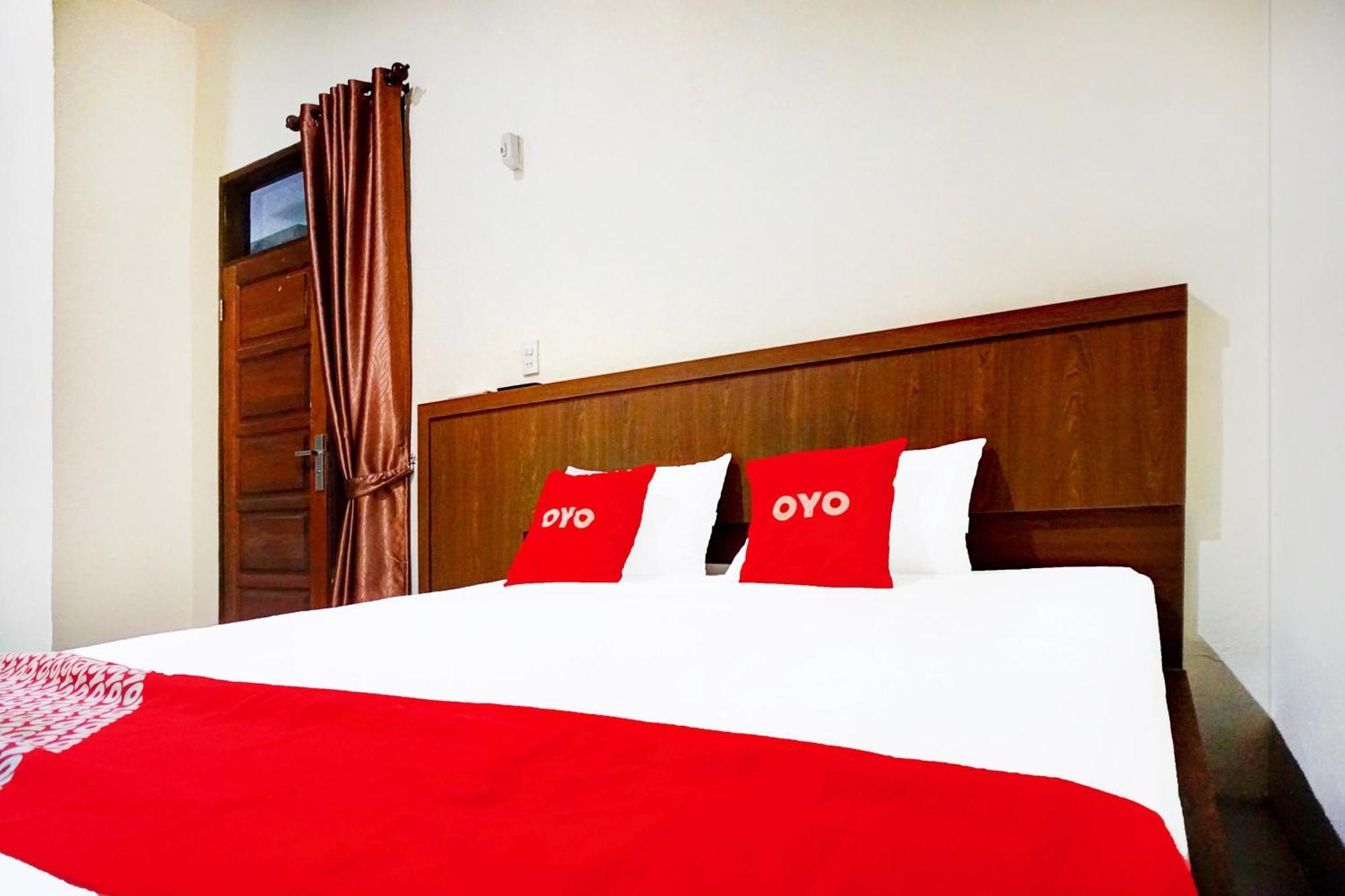 Oyo 94105 P&G Guest House 棉兰 外观 照片